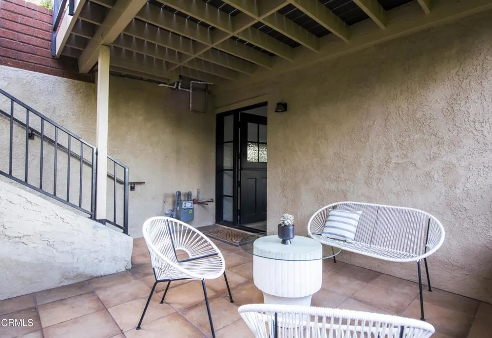 2994 Durand Drive Los Angeles, CA 90068