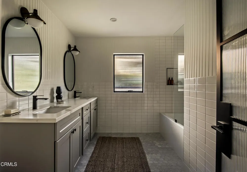 2994 Durand Drive Los Angeles, CA 90068