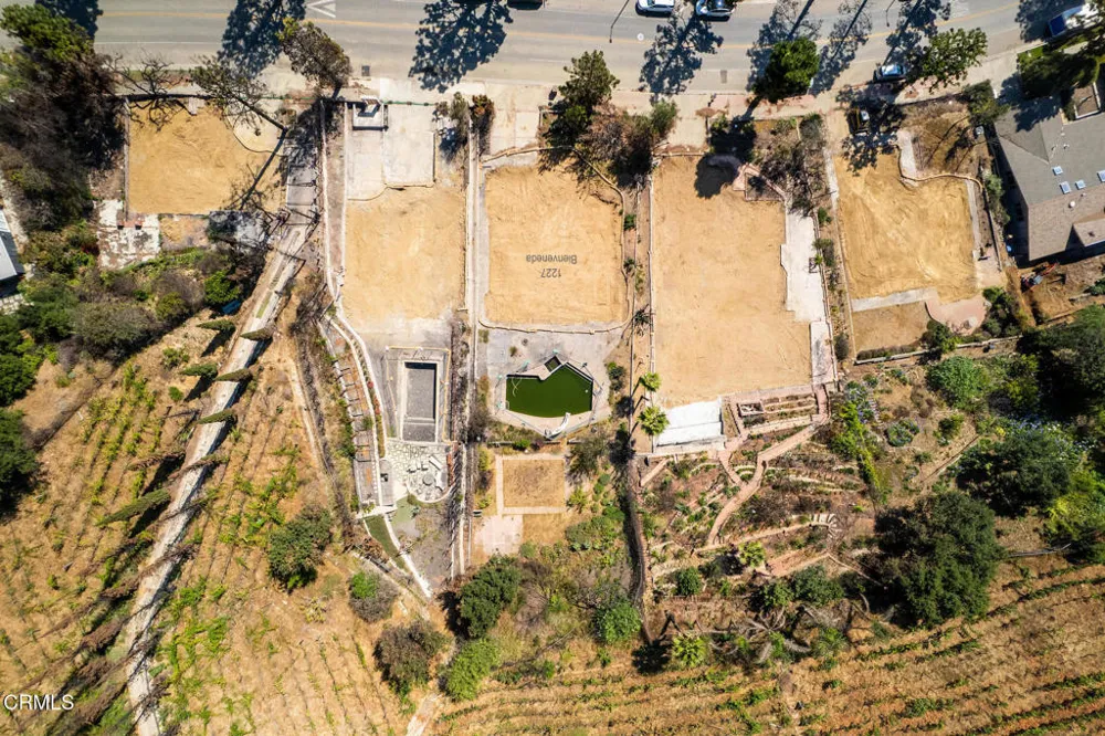 1227 Bienveneda Avenue Los Angeles, CA 90272