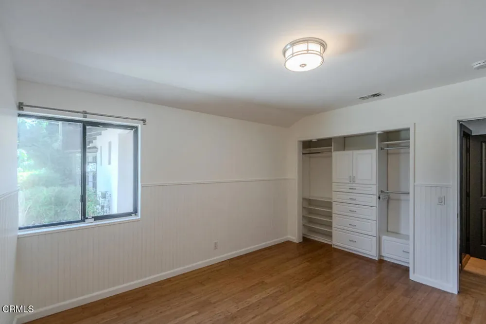 4819 Oakwood Avenue La Canada Flintridge, CA 91011