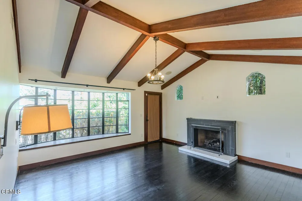 4819 Oakwood Avenue La Canada Flintridge, CA 91011