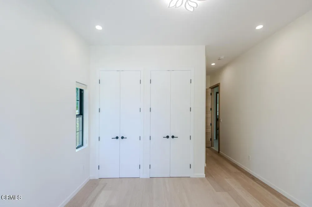 4819 Oakwood Avenue La Canada Flintridge, CA 91011
