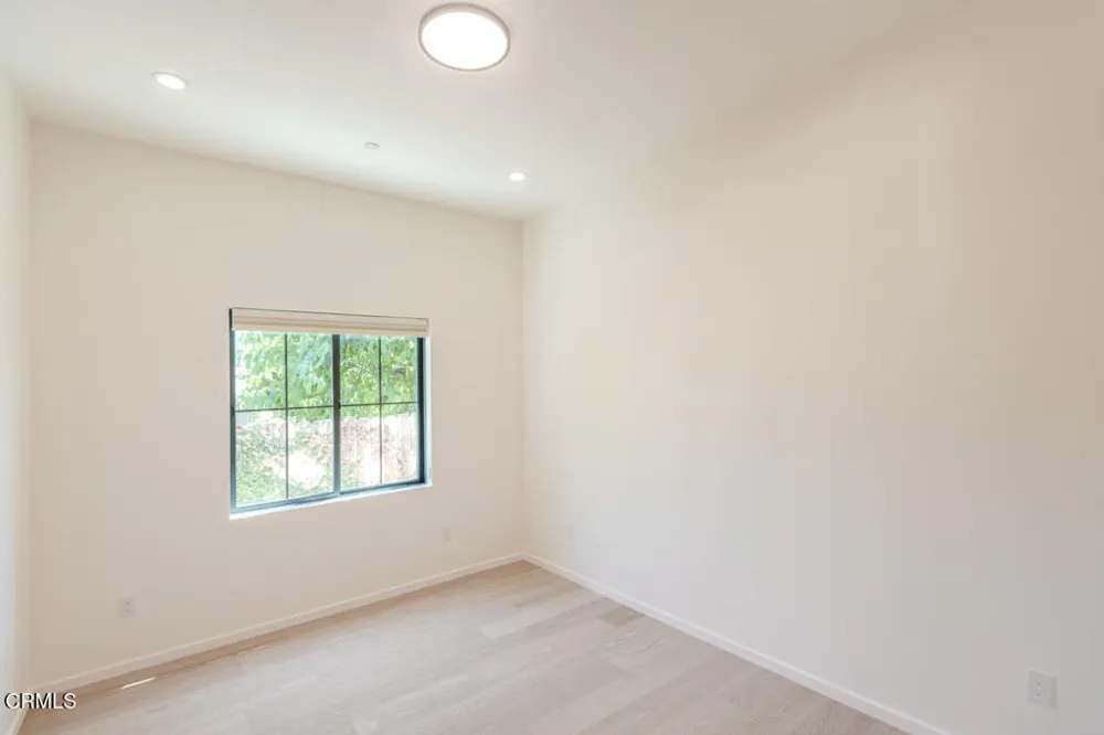 4819 Oakwood Avenue La Canada Flintridge, CA 91011