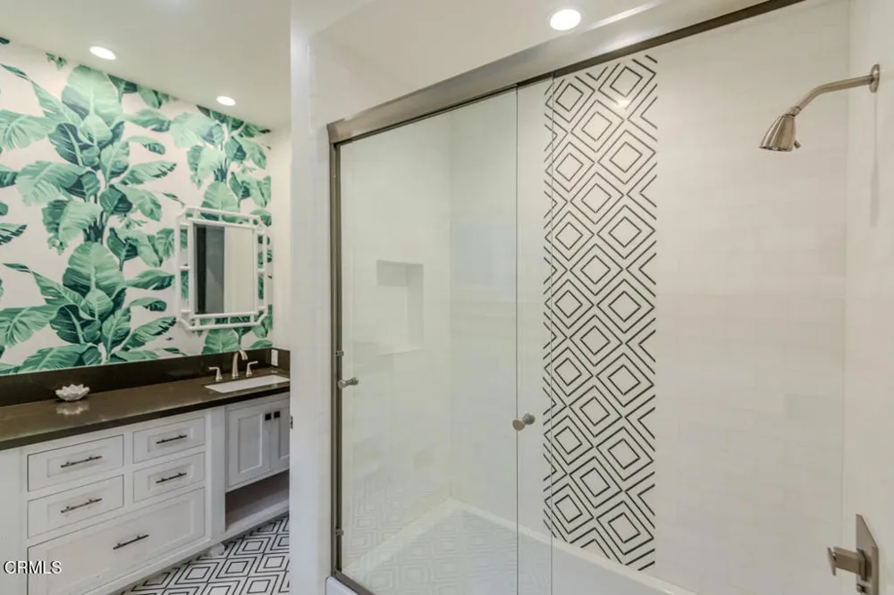 4819 Oakwood Avenue La Canada Flintridge, CA 91011