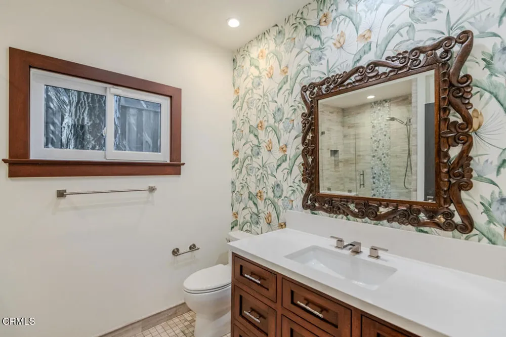 4819 Oakwood Avenue La Canada Flintridge, CA 91011