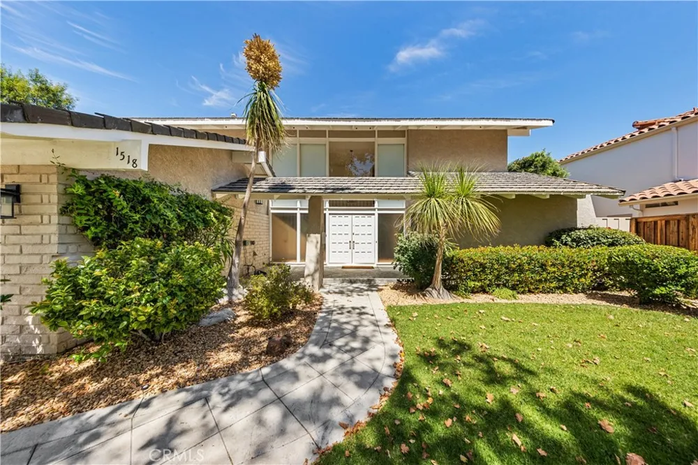 1518 Brentford Westlake Village, CA 91361