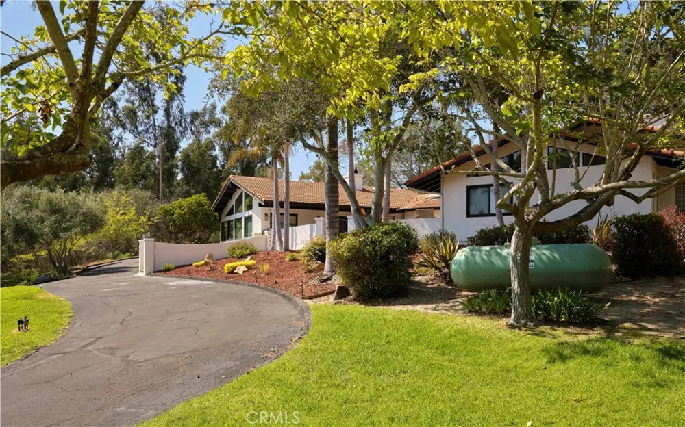 875 Golden Hawk Arroyo Grande, CA 93420