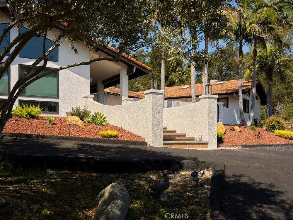 875 Golden Hawk Arroyo Grande, CA 93420
