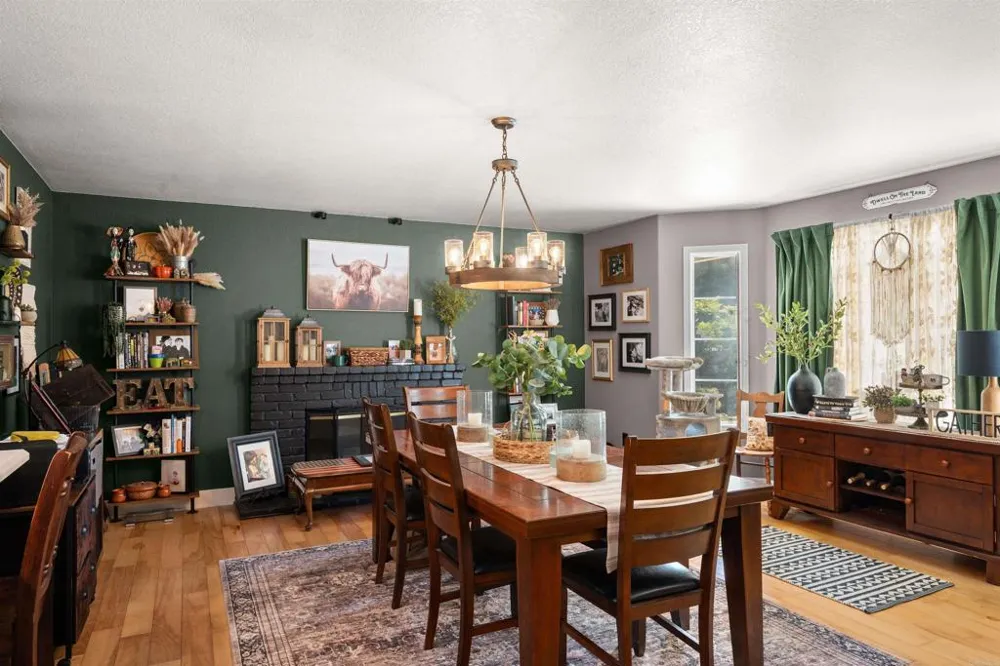 16734 Georgios Way Ramona, CA 92065