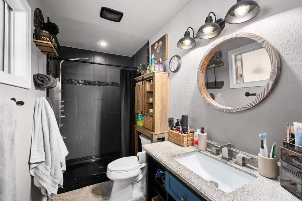 16734 Georgios Way Ramona, CA 92065