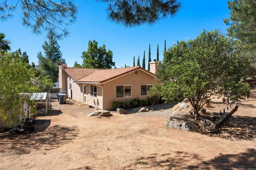 16734 Georgios Way Ramona, CA 92065
