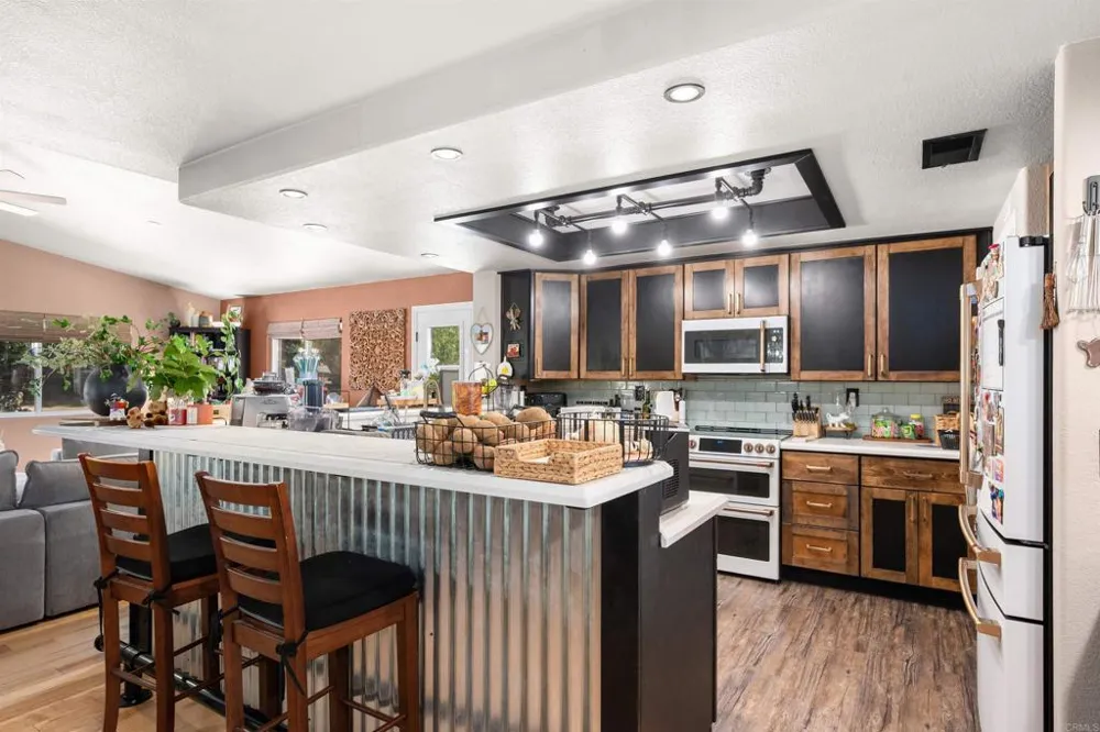 16734 Georgios Way Ramona, CA 92065