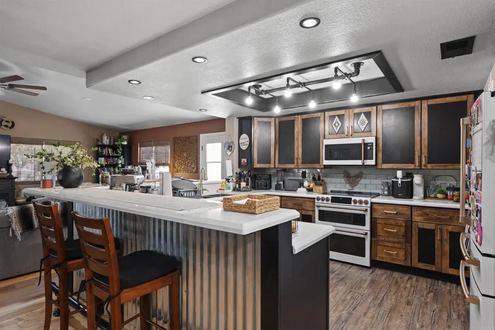 16734 Georgios Way Ramona, CA 92065