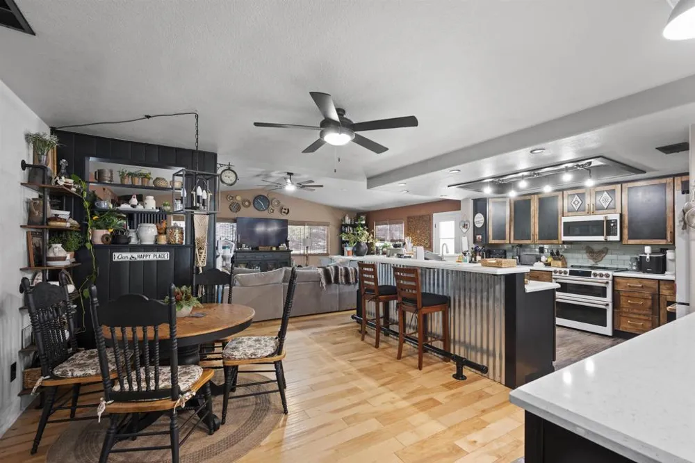 16734 Georgios Way Ramona, CA 92065