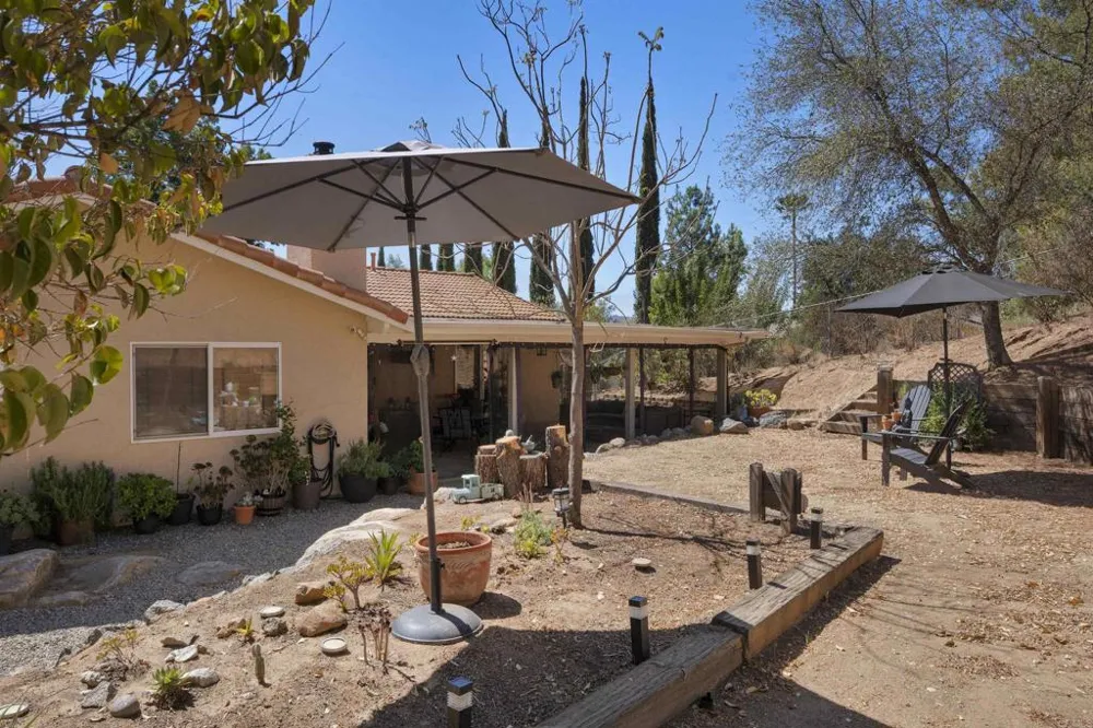 16734 Georgios Way Ramona, CA 92065