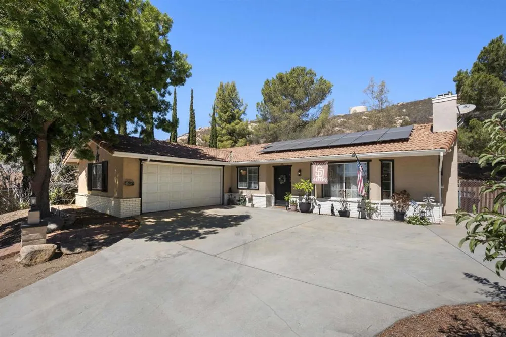 16734 Georgios Way Ramona, CA 92065