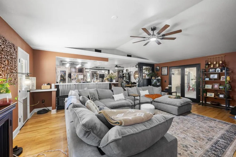 16734 Georgios Way Ramona, CA 92065