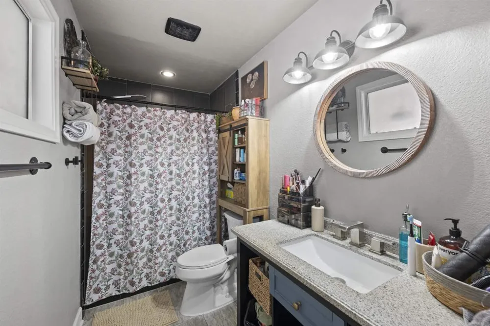 16734 Georgios Way Ramona, CA 92065