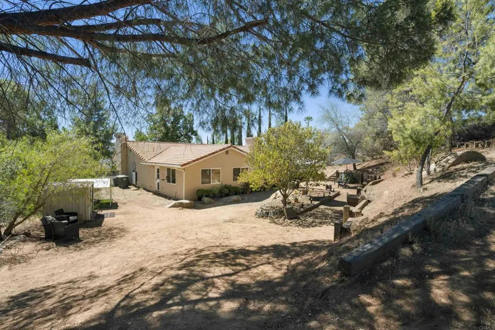 16734 Georgios Way Ramona, CA 92065