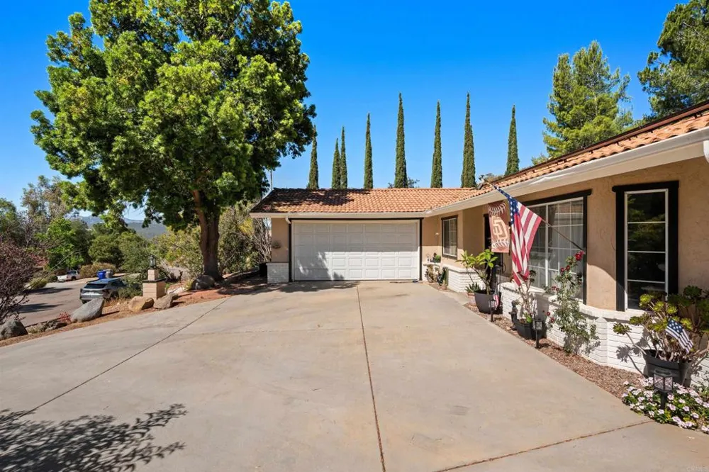 16734 Georgios Way Ramona, CA 92065