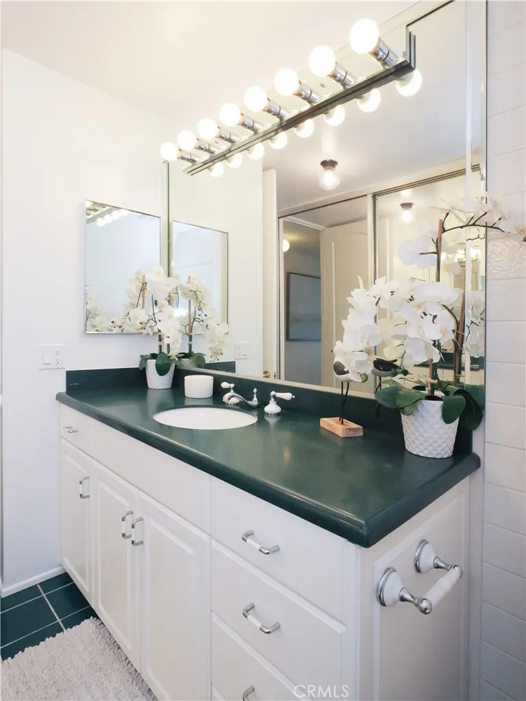 6526 Ocean Crest #A215 Rancho Palos Verdes, CA 90275