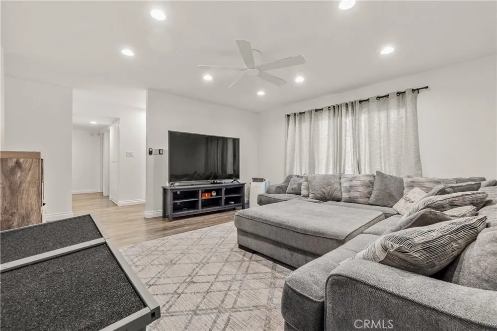 15634 Wharff Lawndale, CA 90260