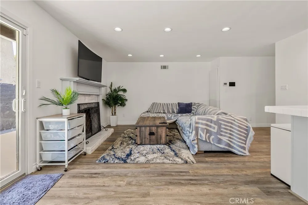 15634 Wharff Lawndale, CA 90260