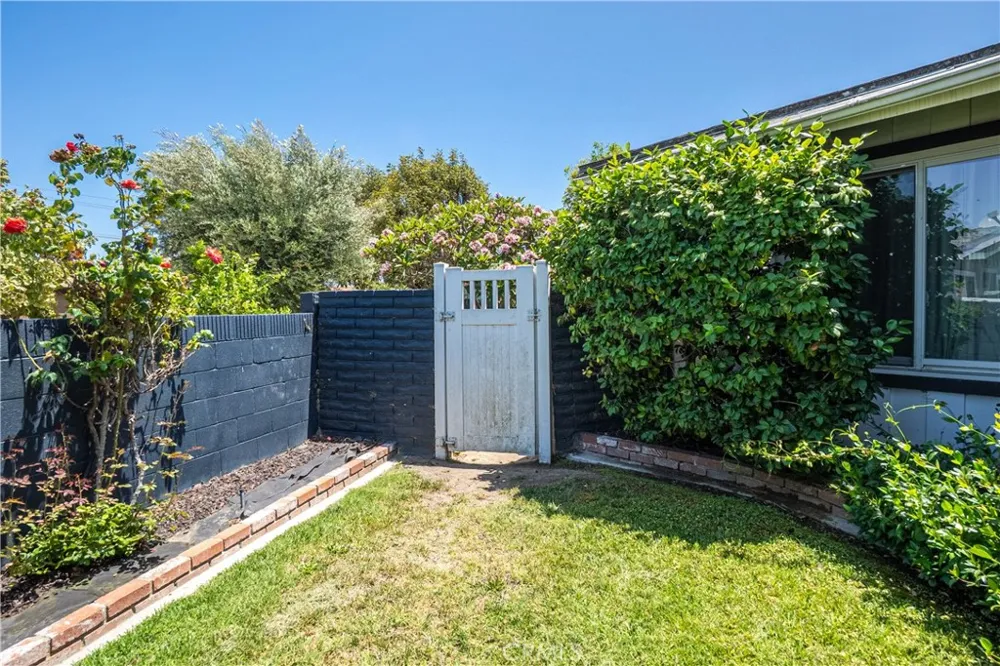 15634 Wharff Lawndale, CA 90260