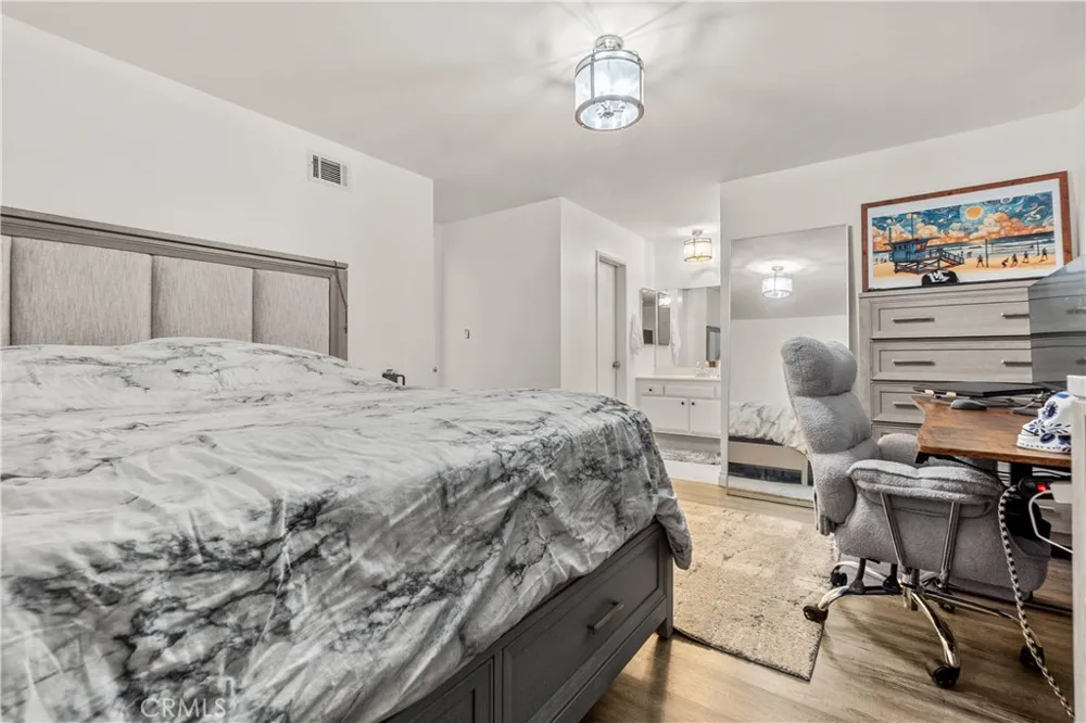 15634 Wharff Lawndale, CA 90260