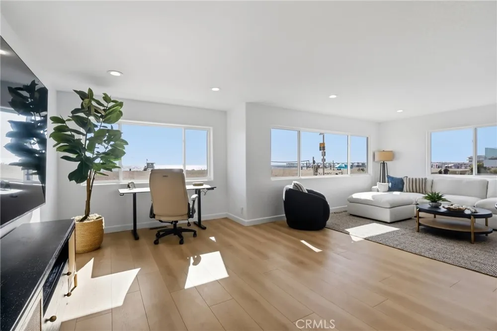 740 The Strand Hermosa Beach, CA 90254