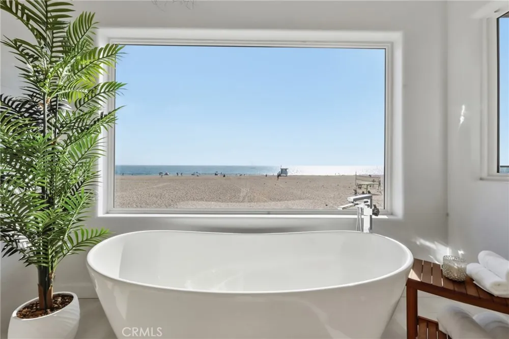 740 The Strand Hermosa Beach, CA 90254