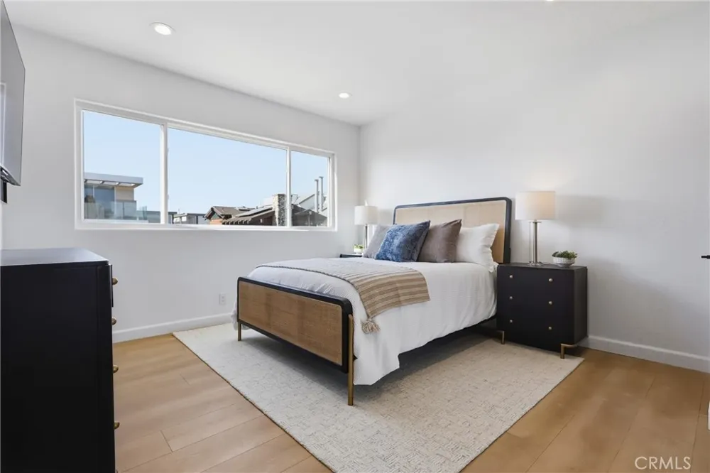740 The Strand Hermosa Beach, CA 90254