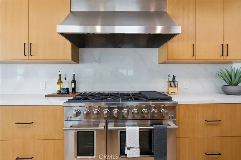 740 The Strand Hermosa Beach, CA 90254