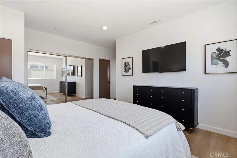 740 The Strand Hermosa Beach, CA 90254