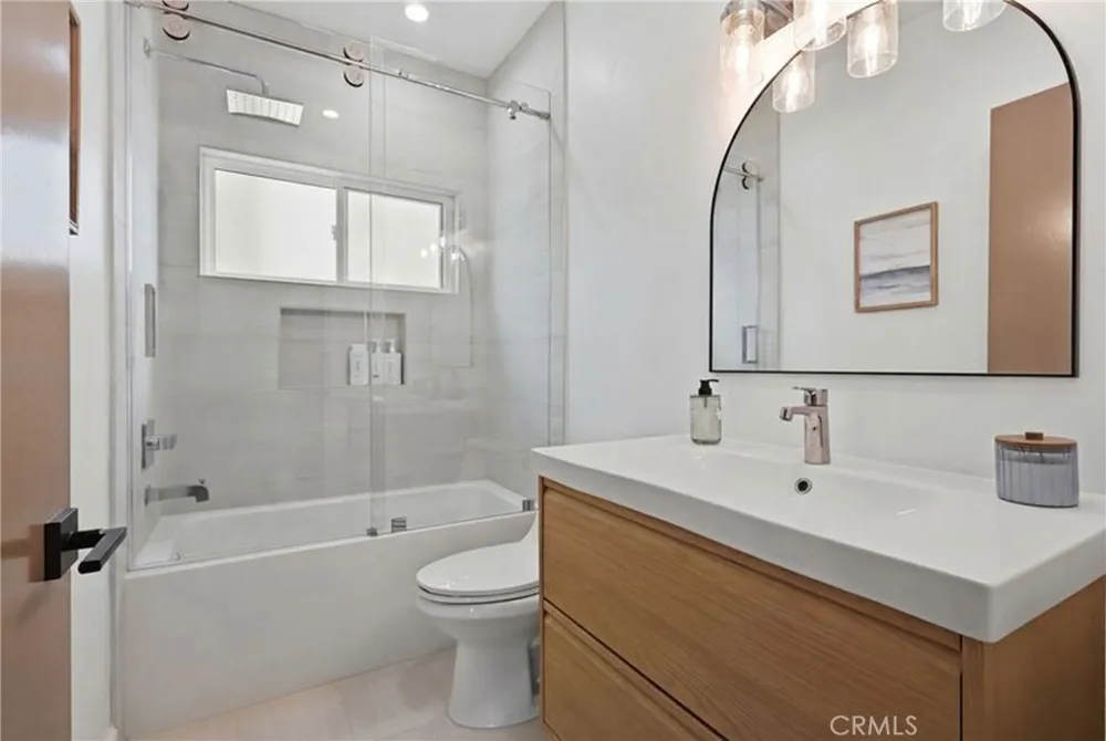 740 The Strand Hermosa Beach, CA 90254