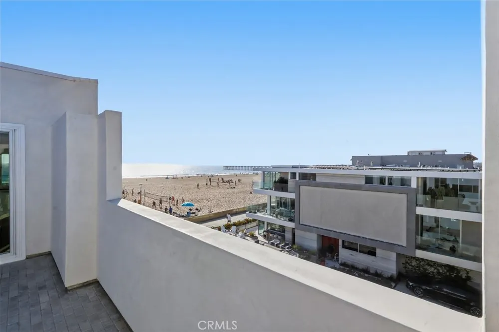 740 The Strand Hermosa Beach, CA 90254