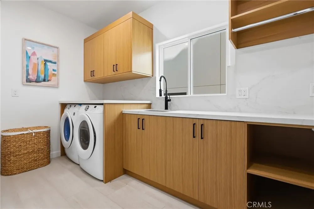 740 The Strand Hermosa Beach, CA 90254