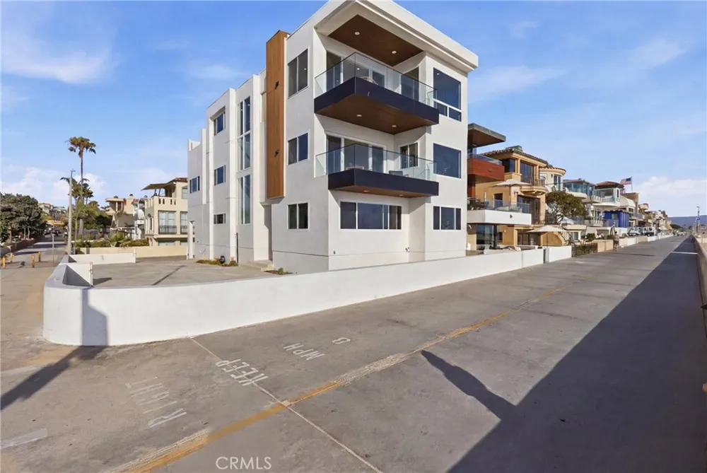 740 The Strand Hermosa Beach, CA 90254