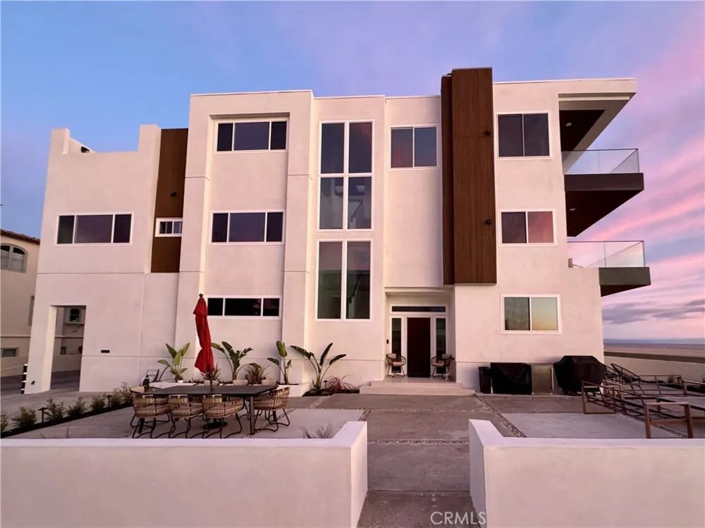 740 The Strand Hermosa Beach, CA 90254