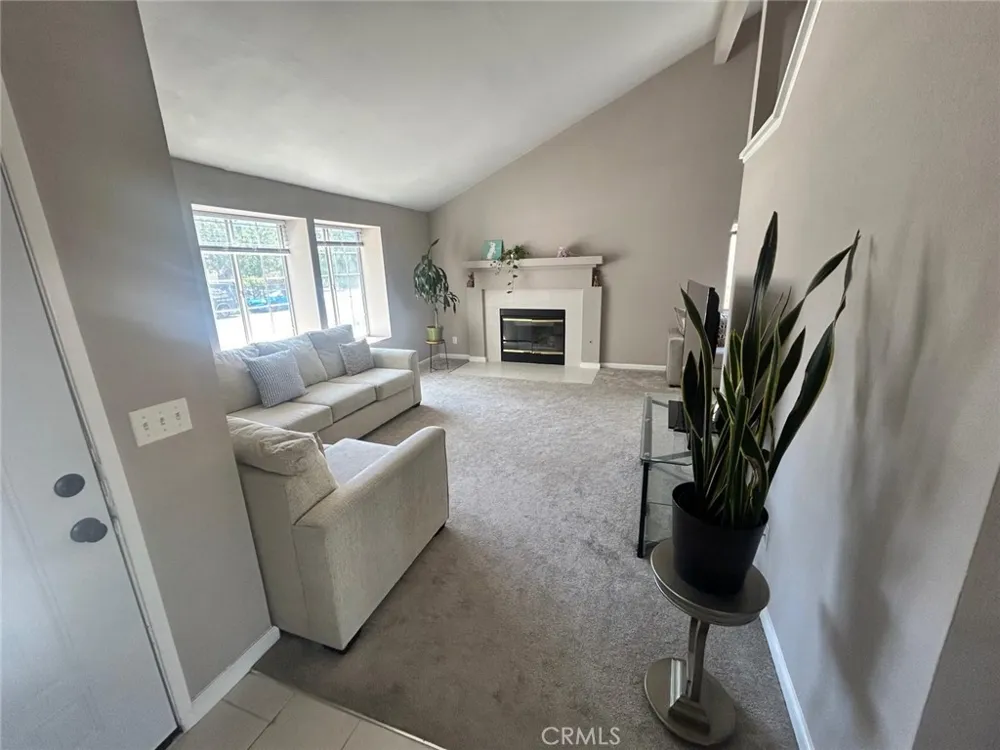 4855 Opal Palmdale, CA 93552