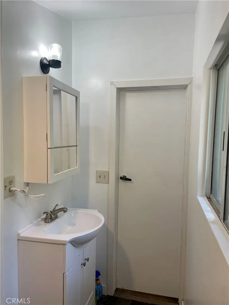 719 Woodland Road Crestline, CA 92325