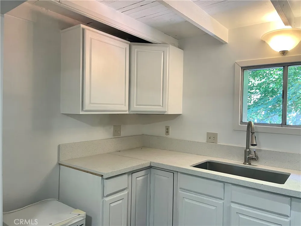 719 Woodland Road Crestline, CA 92325