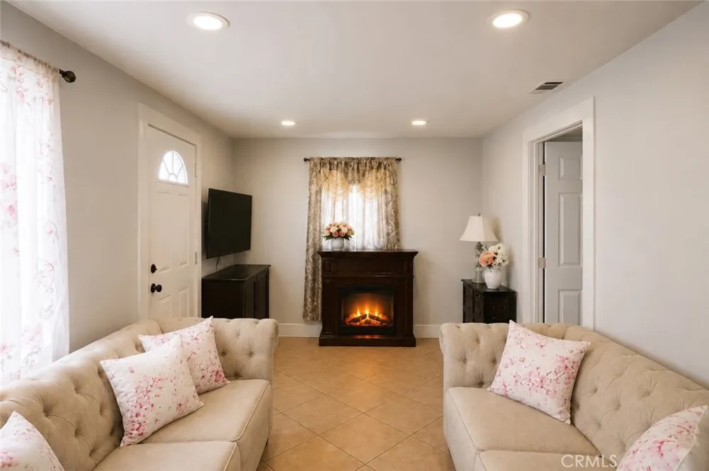 117 E Sycamore Anaheim, CA 92805