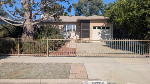 13706 S Berendo