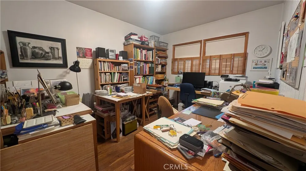 13706 S Berendo Gardena, CA 90247