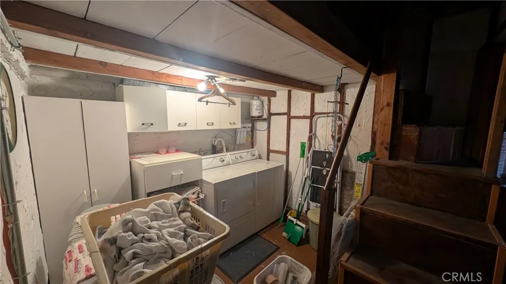 13706 S Berendo Gardena, CA 90247