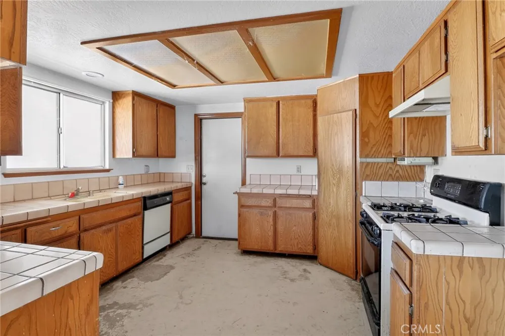 14744 Grafton Helendale, CA 92342