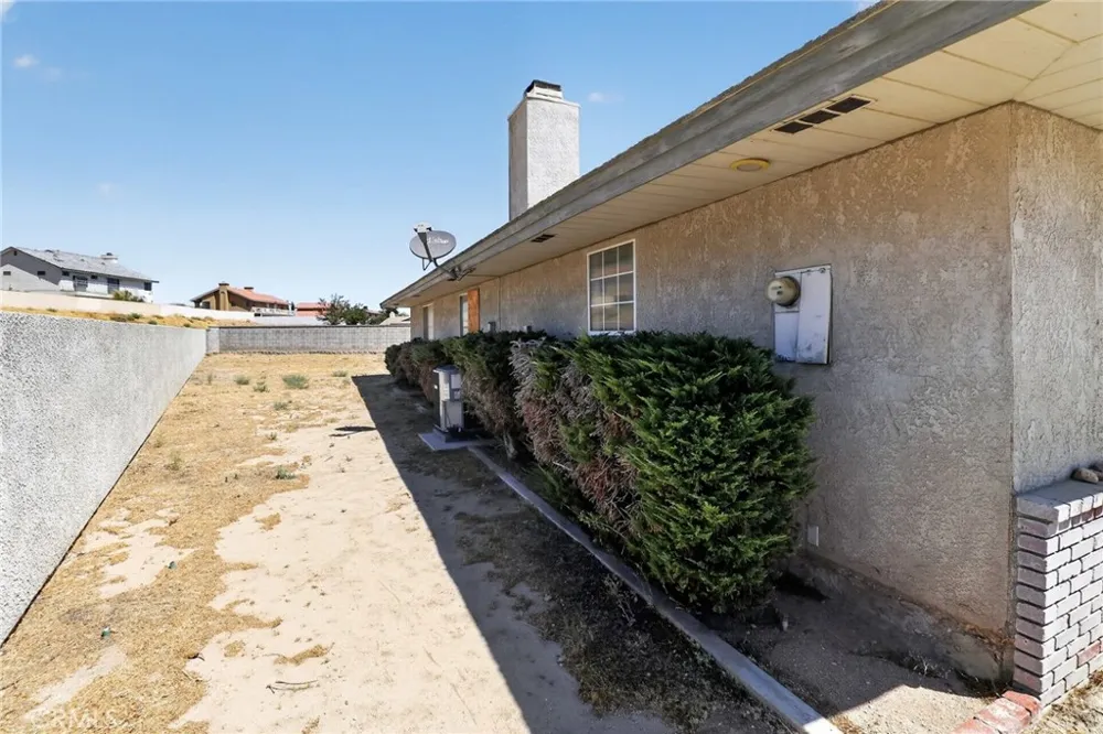 14744 Grafton Helendale, CA 92342