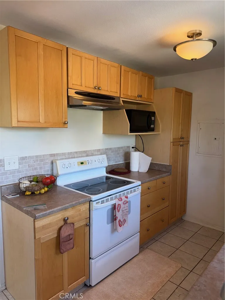 725 Coronado #206 Long Beach, CA 90804