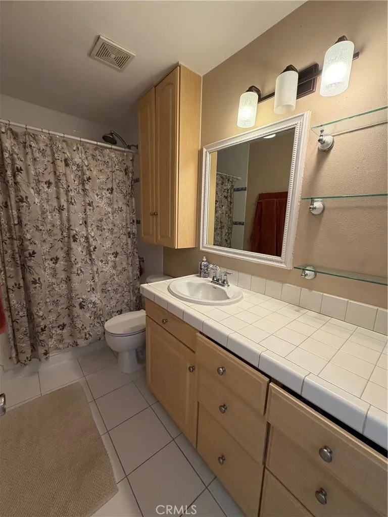 725 Coronado #206 Long Beach, CA 90804